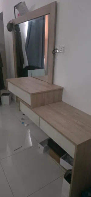 للبيع تسريحة
