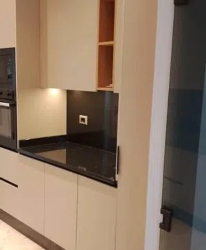*شقة فــ الدور الثاني للإيجار  النوفليين،  بناء حديث وتشطيب فاخر *المواصفات:* - 4غرف نوم  3 حمام