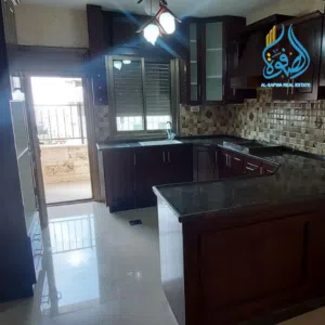 شقه مميزة للايجار بتونيا طريق 17