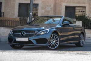 Mercedes C200 2018 Cabriolet Amg kit   السيارة وارد و بحالة الوكالة و قطعت مسافة 123,000 كم فقط