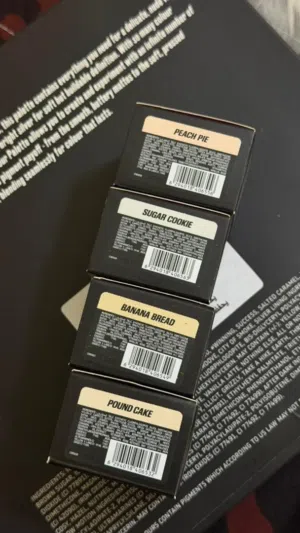 بودرة HUDABEAUTY