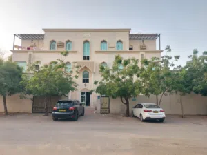 100 m2 2 Bedrooms Apartments for Rent in Muscat Al-Hail