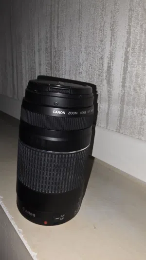 للبيع: عدسة كانون زووم تقريب فائقة الأداء  Canon EF 75-300mm