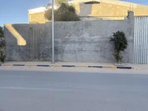 هنقر بني حديث للأيجار