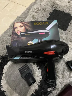 سشور ومجف شعر  مستخدم فقط عد لا يزيد عن ثلاث مرات الثلاثه 25 دينار والشاري ما بقصر معو