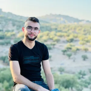 مؤمن أبو عبيد 