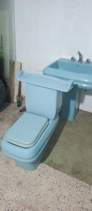 بسعر مغري طقم حمام فرنجي مغسله عمود مع بطاريه وبرابيش وسيفون  نجارا