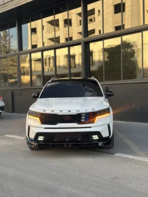 كيا سورينتو 4*4 فل الفل مع فتحة بانورما ،فل فل البيع كااااش فقط