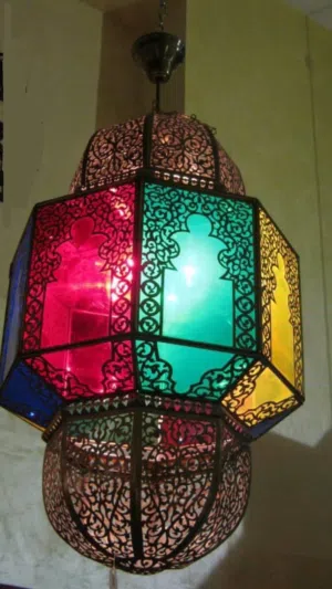 ثريات نحاس وفوانيس شغل يدوي مميزه