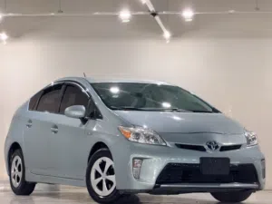Toyota Prius Hybrid 2013 بحالة الوكالة