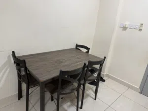 طاولة سفرة للبيع بسعر 38 ريال