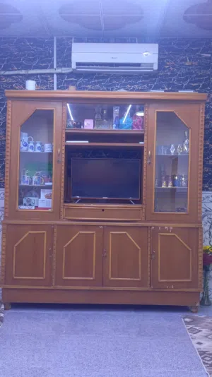 ميز خشب حاله ممتازه