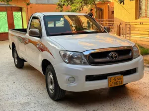 Used Toyota Hilux in Tripoli