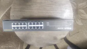 جهاز موزع شبكات(سويتش لاجهزة nvr)  D-link  des 10160