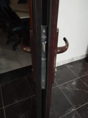 باب للبيع لأعلى سعر