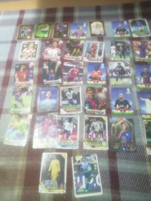 بطاقات لعبين