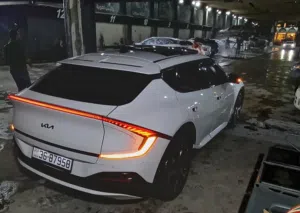 Kia EV6 2023 كيا بطاريه كبيره 77.4  ممشى 30 الف كيلو مثبت كارسير   وراد كوريا استعمال شخصي فحص 2 جيد