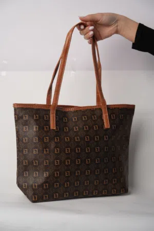 شنط كتف ، شنط يد ، سعر ممتاز = بجودة فخمة و فاخرة