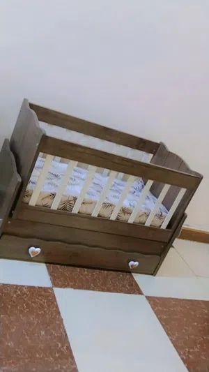 جربايه طفل مابيه شي مستخدمه قليل السعر مع المندر 60 قفل