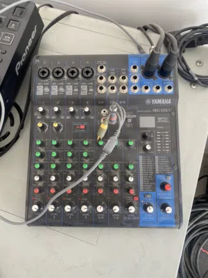 Yamaha mg10xu mixer اصلي وبحالة الوكالة