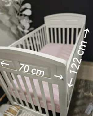 Juniors Spencer Crib with Adjustable Height (includes mattress)