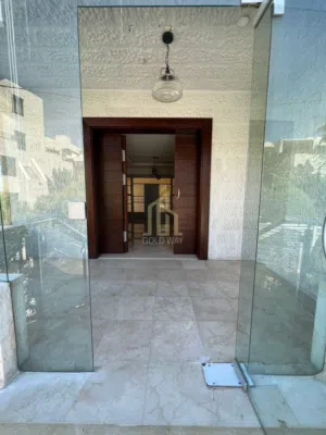 عقار يستحق المشاهده شقة دوبلكس (أرضيه) 352م مع حديقة 400م بسعر مميز في عبدون/ ref 9572