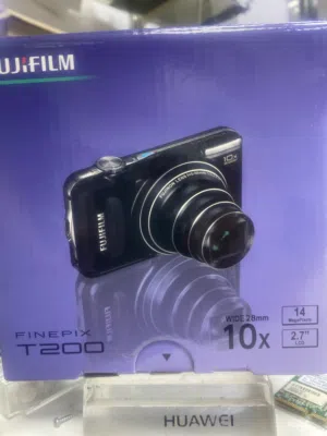 للبيع كاميرا فوجيفيلم T 200مع الشنطه الخاصه بها