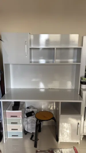 مكتب للبيع بحاله ممتازه