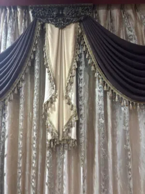 ستائر مع اكسسوارات وملحقاتها