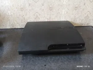 للبيع سوني 3 شغاله ميه ميه سيدي كال شي شغال على الضمان فيها كسر في الزوايا ما يأثر ابد