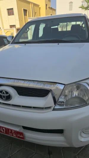 Toyota . Hilux . 2009 . Used0
