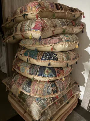 جلسات ارضيه من القماش الهندي
