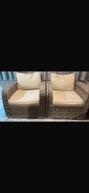 3 كراسي لبلكونه بحاله جيده من الإمارات للبيع بسعر مميز 50 دينار
