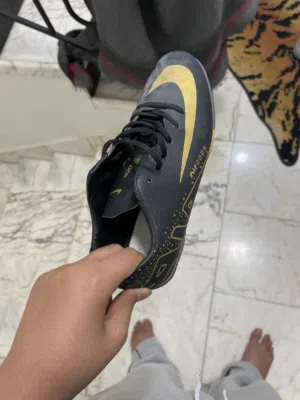 بوت نايك لعب فيه نيمار