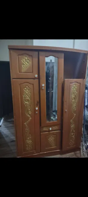 دولاب ملابس  صاحبه محتاج عرطه