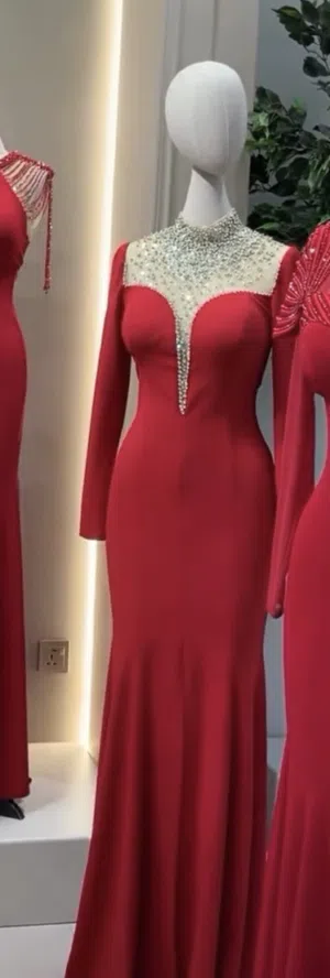 فستان سهرة احمر راقي