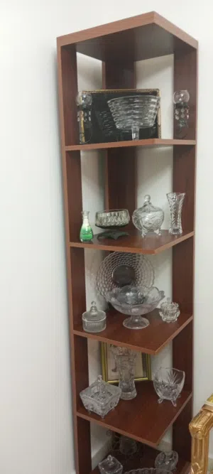 خزانة رفوف