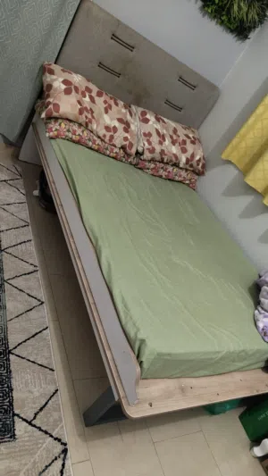 سرير ماركه 120سم للبيع