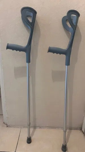 عصى طبي  شبه جديد