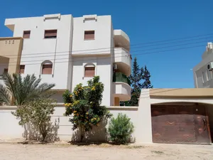 950 m2 More than 6 bedrooms Villa for Sale in Tripoli Al-Hadba Al-Khadra