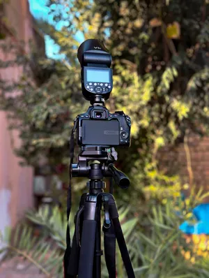 DSLR Cameras . Canon . Used0