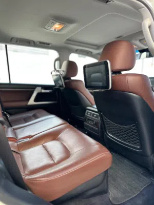 Used Toyota Land Cruiser in Muscat