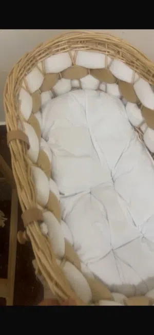 للبيع سرير اثنين هزاز
