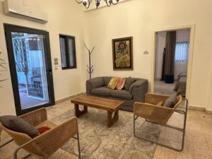 195 m2 3 Bedrooms Apartments for Rent in Amman Jabal Al-Lweibdeh