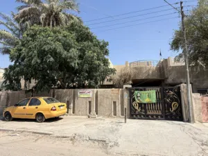 دار للبيع منطقة الشرطة الخامسة مساحة 300 واجهه 12 نزال 25