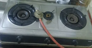 غاز ثلاث عيون مع بربيش وساعه للبيع10 دينار