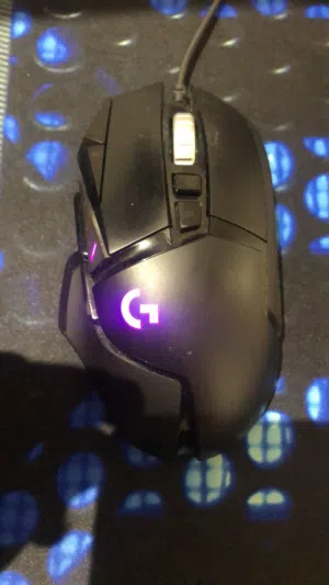 ماوس لوجيتيك g502 hero للبيع , الوزن 121 بدون الكابل قابل لاضافة اوزان