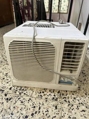 مكيف يونيفا انفيرتر مستعمل نظيف يعمل على السحب المولد ركز ركز
