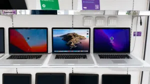 MacBook Pro A1398 2015 Core i7 16GB Ram 16GB Ram 512GB SSD 15.6" FHD Retina Display Silver