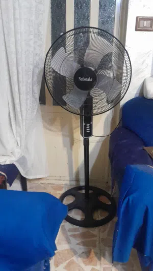 مراوح جانبية وستاند وارضيه بحالة جيده جدا وتعمل بشكل ممتاز الأسعار تبدأ من  8 دنانير
